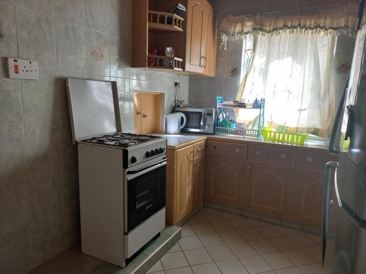 Kuniville Guest House ニエリ エクステリア 写真