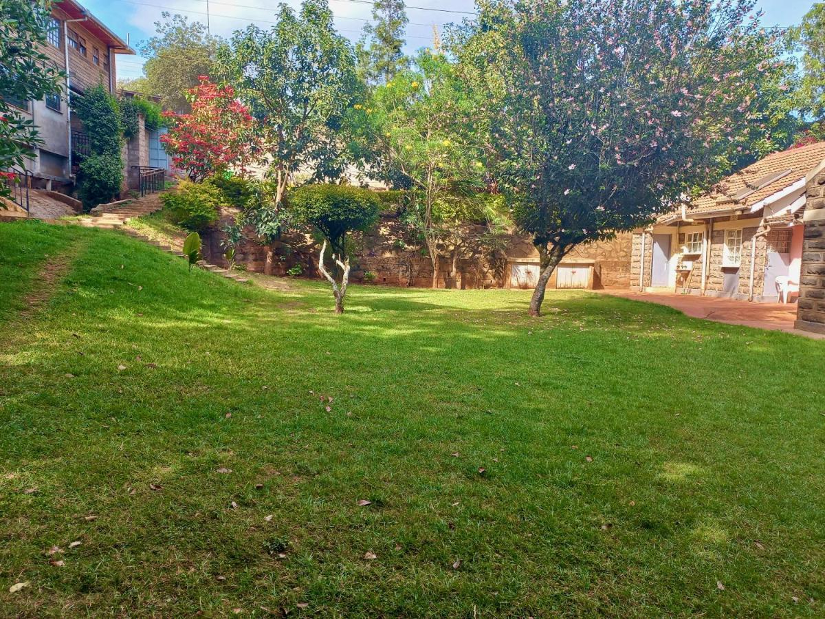 Kuniville Guest House ニエリ エクステリア 写真