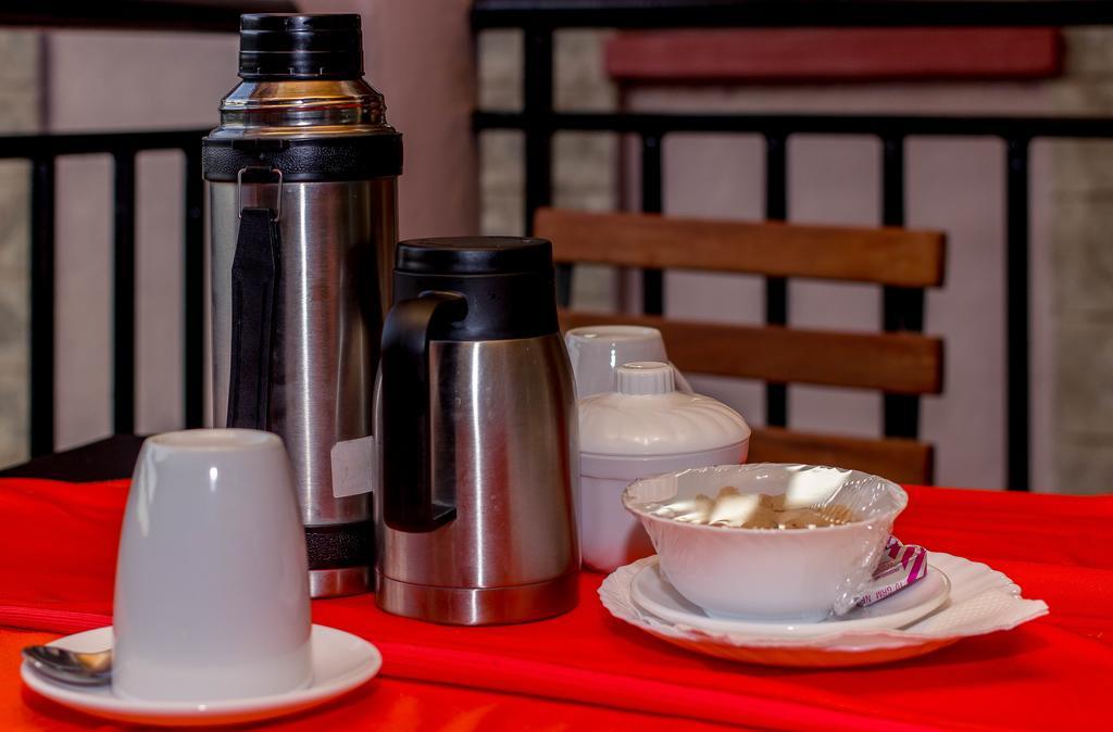 Kuniville Guest House ニエリ エクステリア 写真