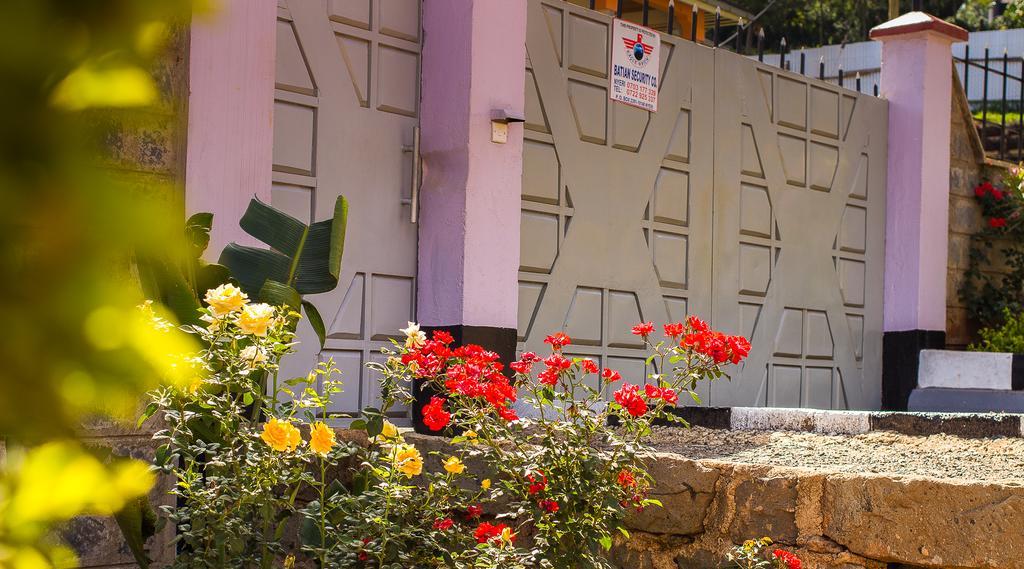 Kuniville Guest House ニエリ エクステリア 写真