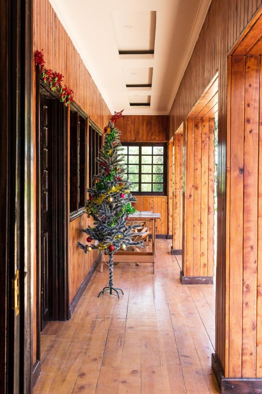 Kuniville Guest House ニエリ エクステリア 写真