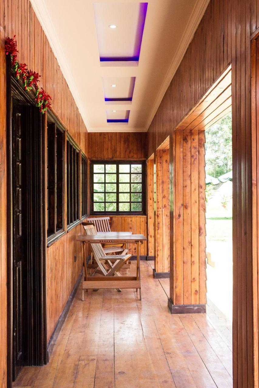Kuniville Guest House ニエリ エクステリア 写真