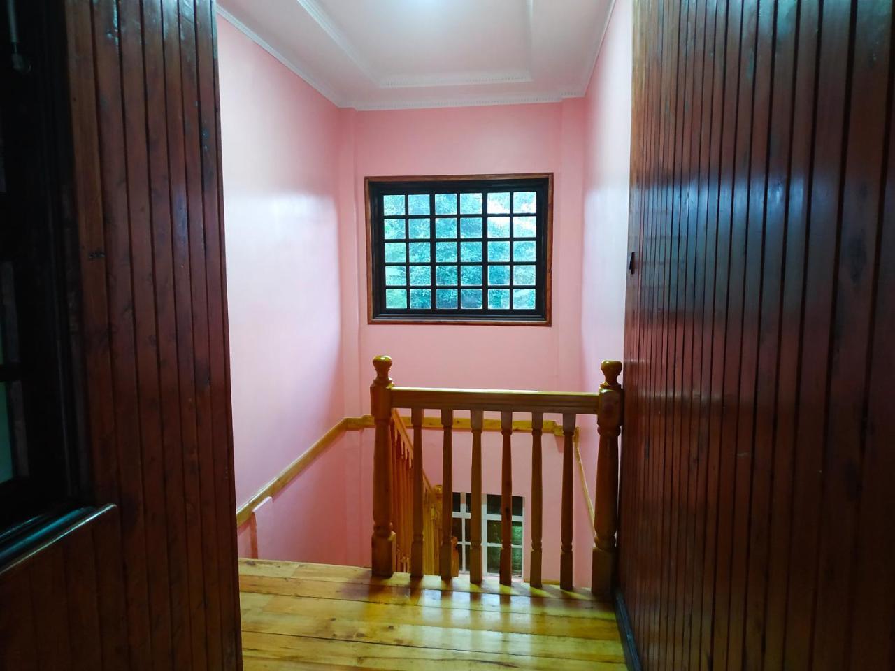 Kuniville Guest House ニエリ エクステリア 写真